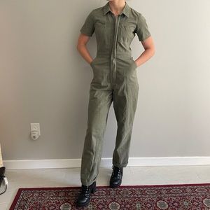Cute urban outfitters army green coveralls